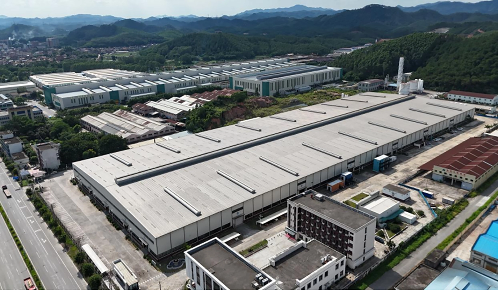 gs-housing-factory-exterior GS HOUSING factory producing expandable container houses