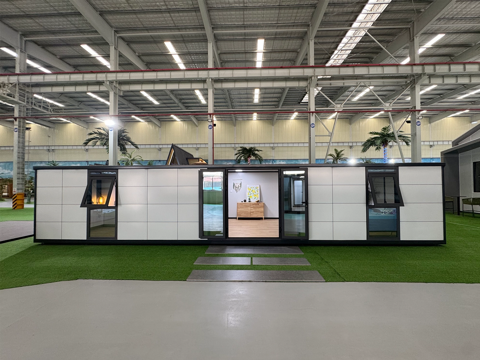 40ft Expandable Container House Exterior View – Spacious Modular Home with Dual-Wing Design