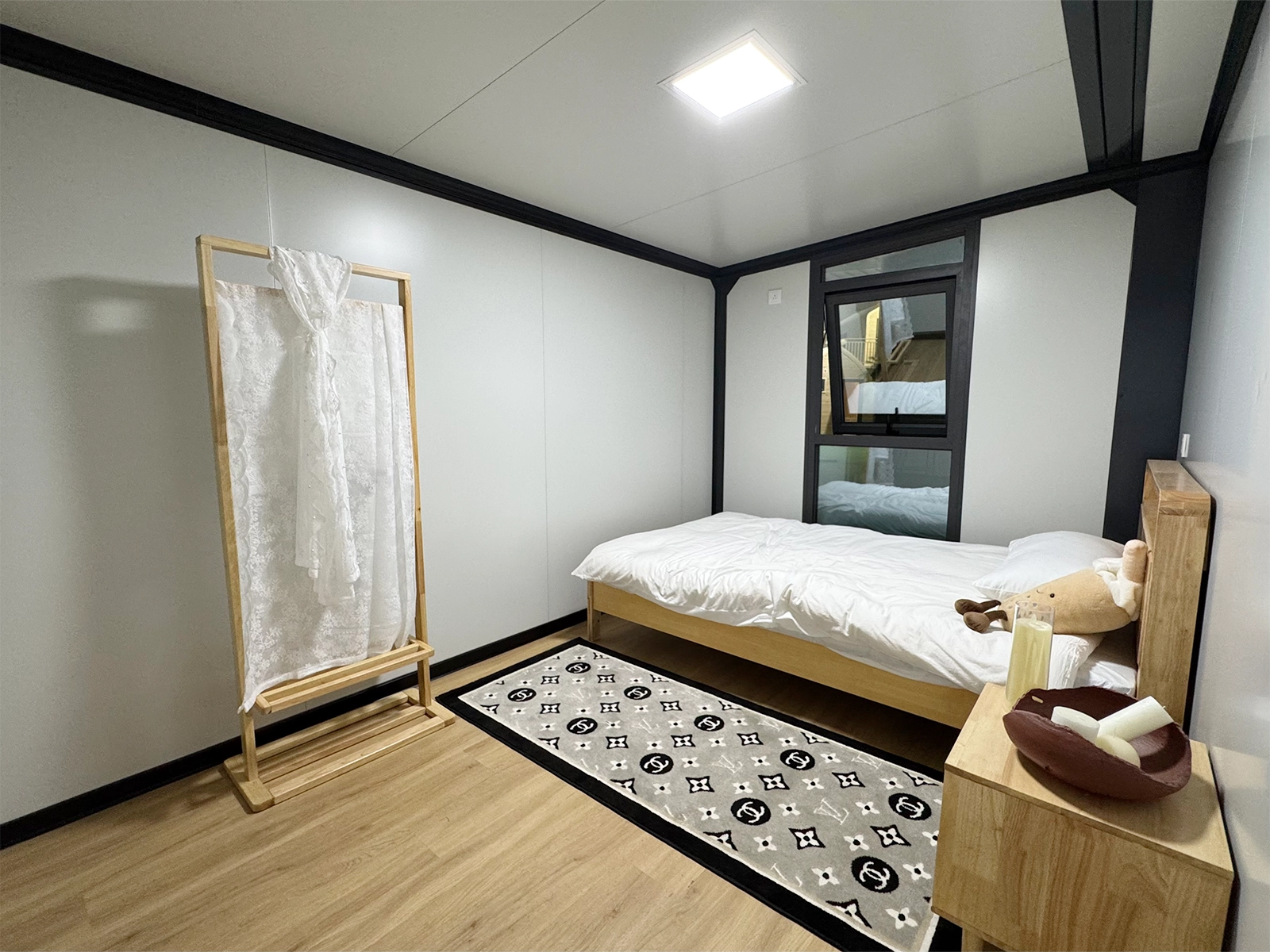 Folded 40ft Expandable Container House – Compact Size for Easy Transportation and Storage