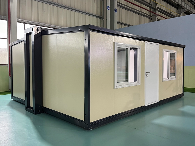 Compact 700 Model Expandable Container House for Portable Accommodation