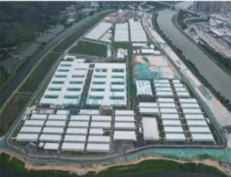 Large-scale modular field hospital built with expandable container units